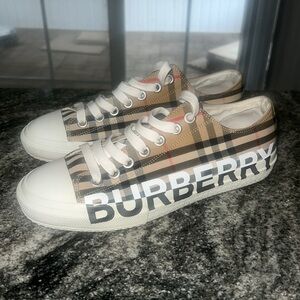 Burberry Women’s Shoes size 40